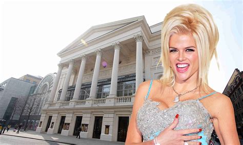 Anna Nicole Smith esposta, con Ahmo Hight. 95,3K views. 00:42. Anna Nicole Smith Playboy Vid. 155,8K views. 01:59. Anna Nicole Smith: esposta - scena della camera da ...